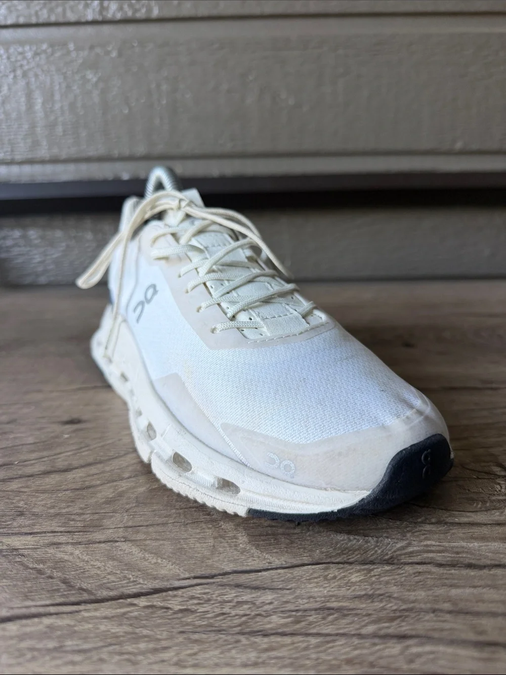 ON Cloudflow Women’s  White Cloudtec Running Shoes  Size W 6.5